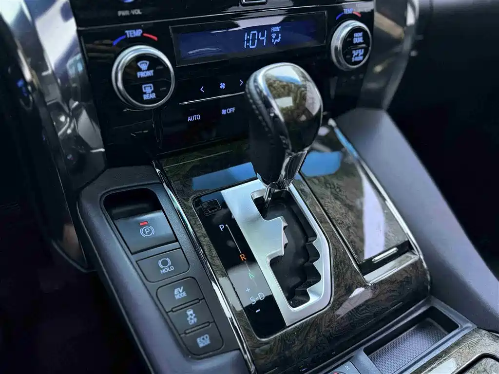 Toyota Alphard 2021 — фото 8