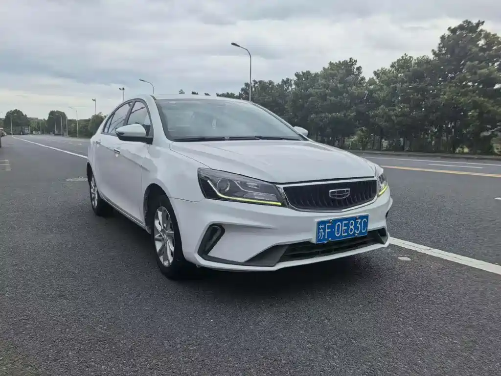Geely Emgrand 2021
