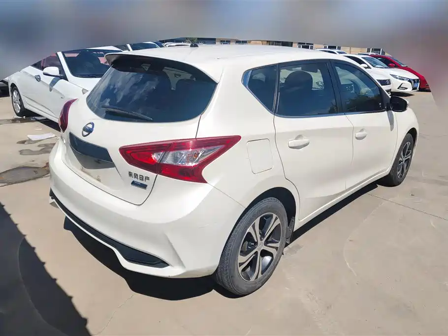 Nissan Tiida 2018 — фото 3