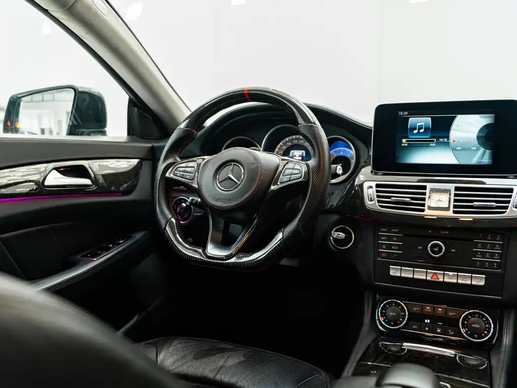 Mercedes-Benz CLS 2015 — фото 13