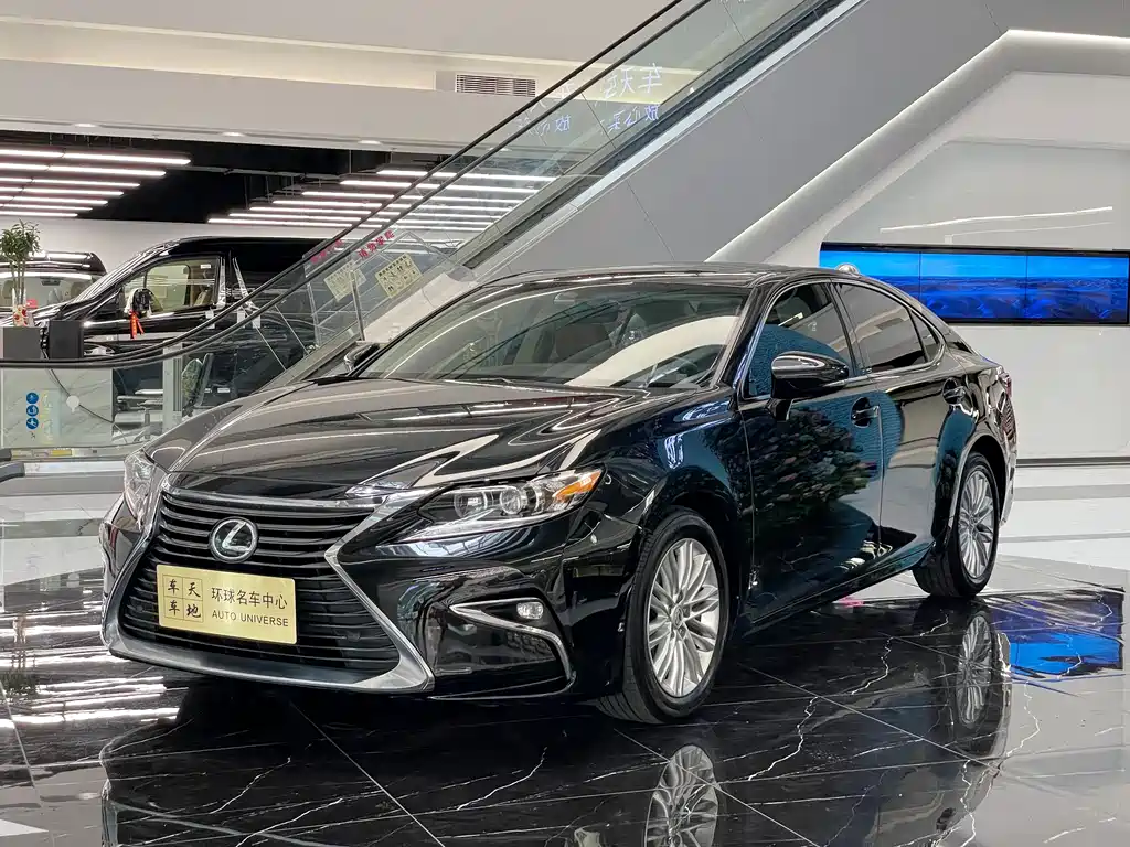 Lexus ES 2016