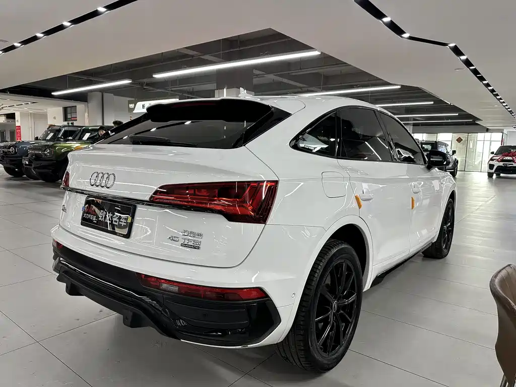 Audi Q5L Sportback 2021 — фото 6