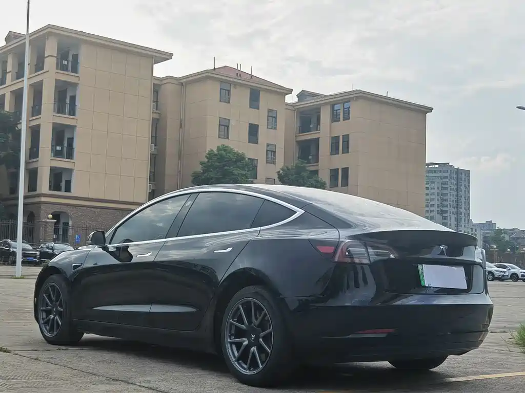 Tesla Model 3 2020 — фото 4