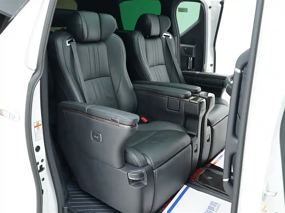 Toyota Alphard 2020 — фото 24