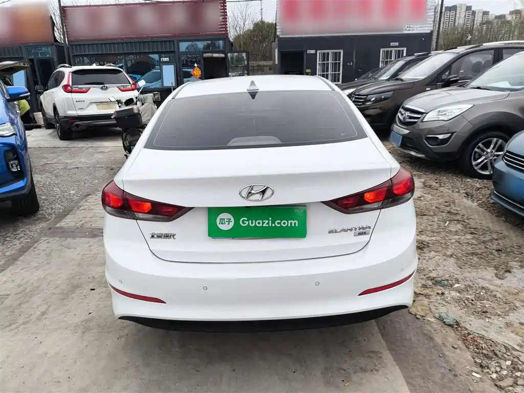 Hyundai Elantra 2019 — фото 4
