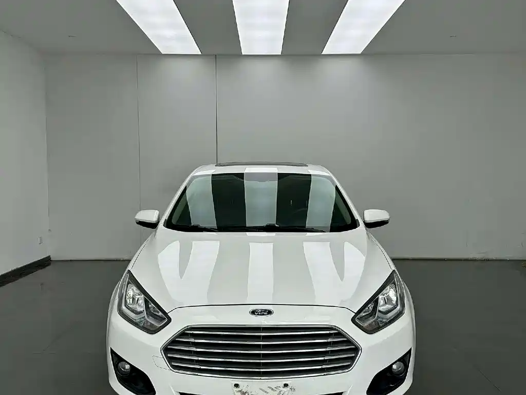 Ford Escort 2018 — фото 2