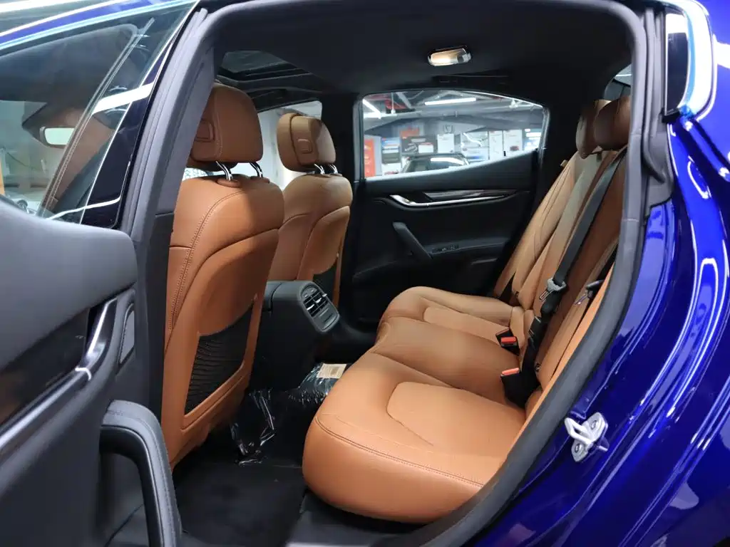 Maserati Ghibli 2023 — фото 13