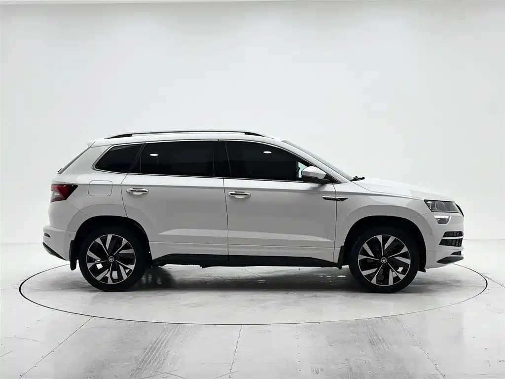 Skoda Karoq 2022 — фото 9