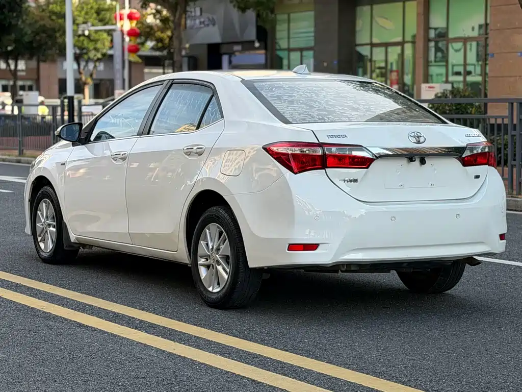 Toyota Corolla 2017 — фото 15