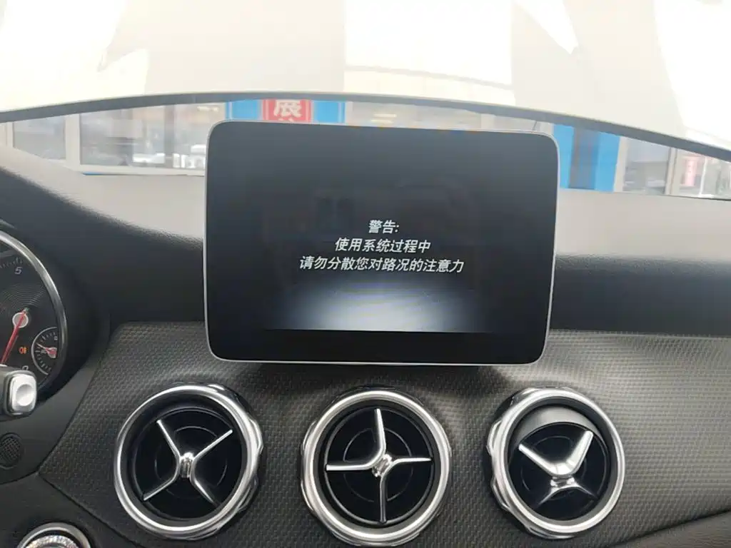 Mercedes-Benz GLA 2018 — фото 13