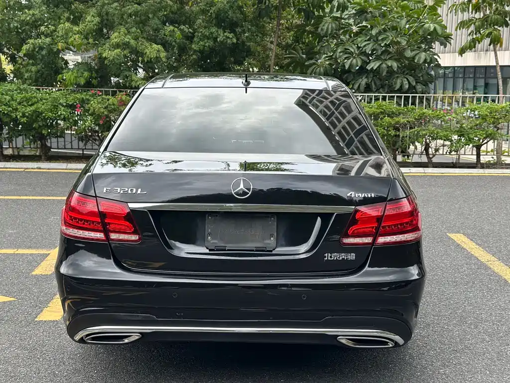 Mercedes-Benz E-Class 2015 — фото 13