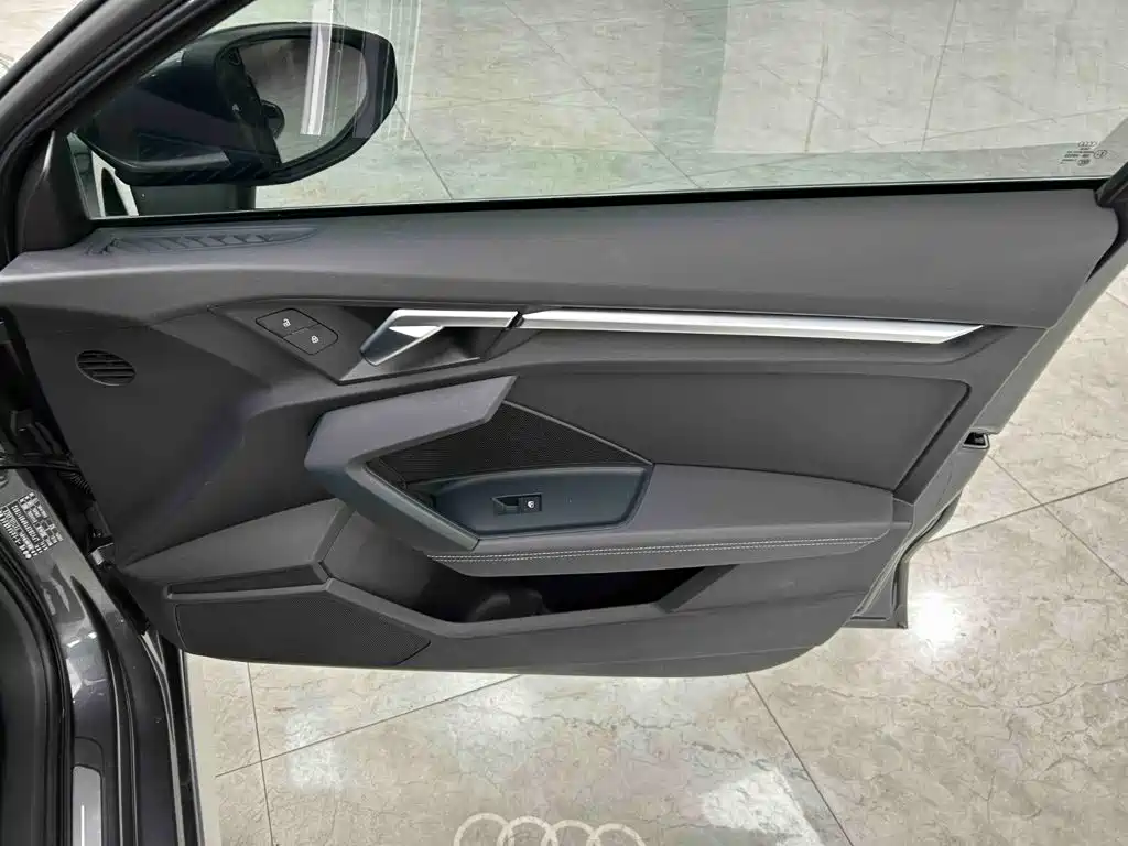 Audi A3 2023 — фото 12