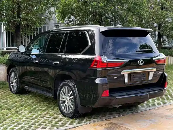 Lexus LX 2016