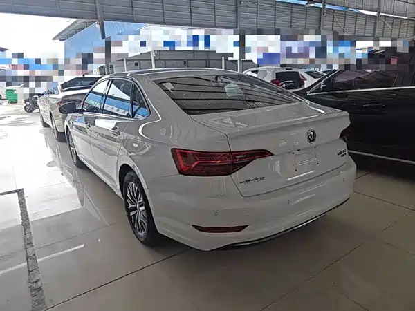 Volkswagen Sagitar 2020