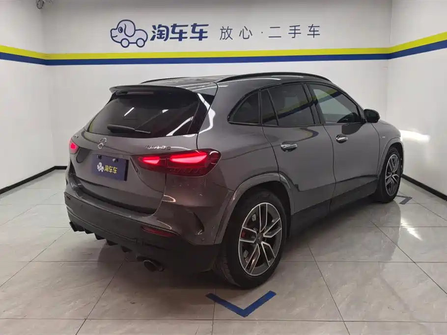 Mercedes-Benz GLA AMG 2024 — фото 3