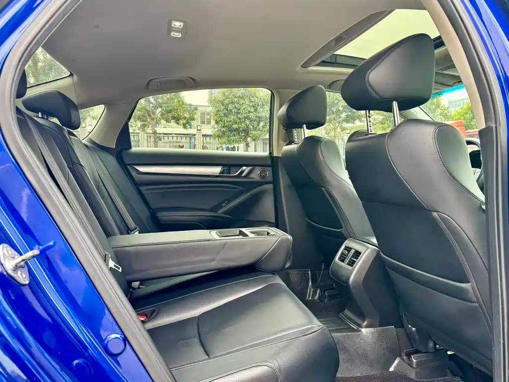 Honda Accord 2020 — фото 11