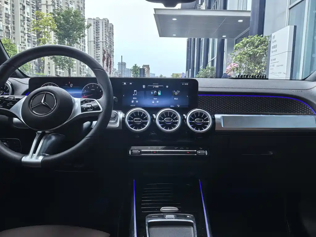 Mercedes-Benz GLB 2025 — фото 13
