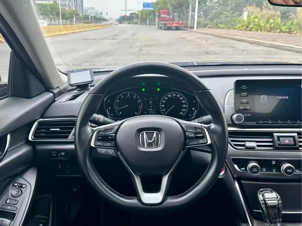 Honda Accord 2020 — фото 12