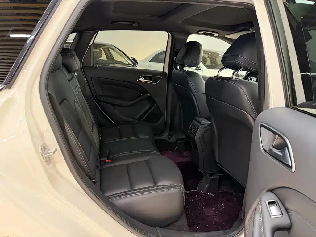 Mercedes-Benz B-Class 2015 — фото 15