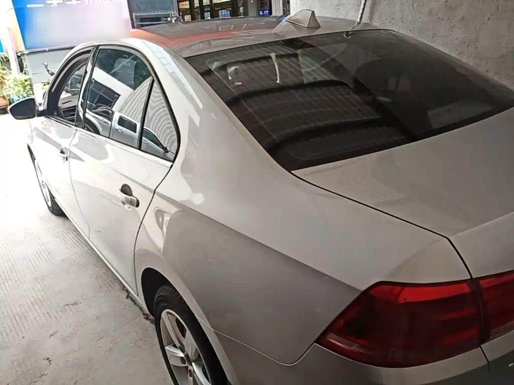 Volkswagen Santana 2015