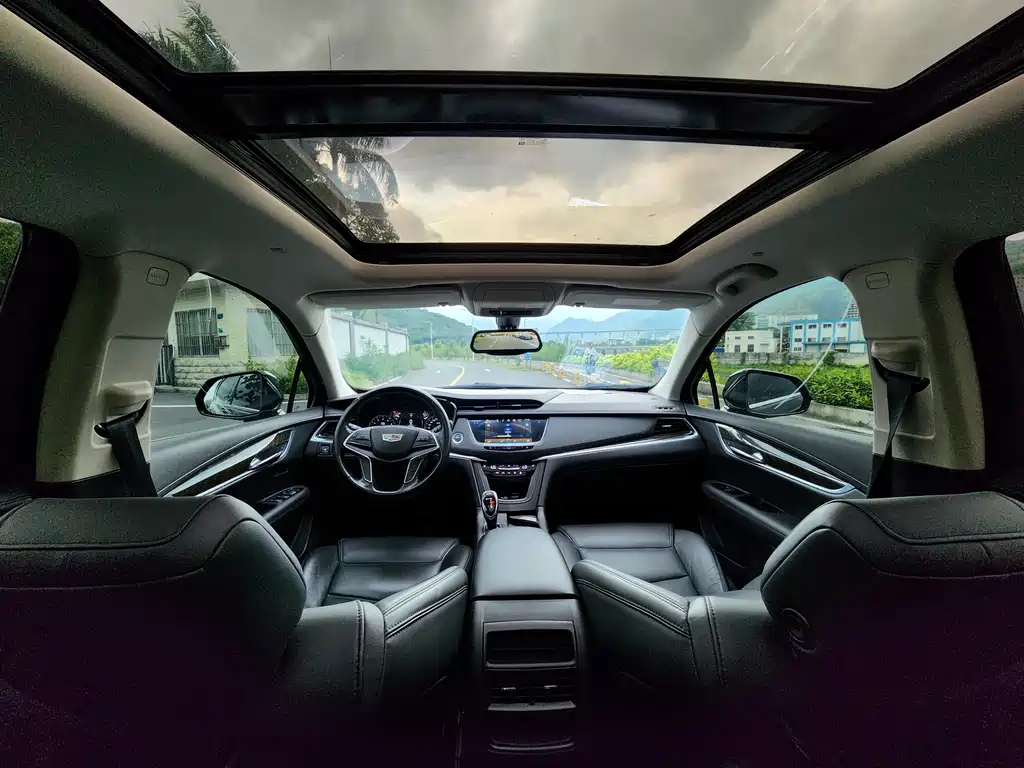 Cadillac XT5 2018 — фото 12