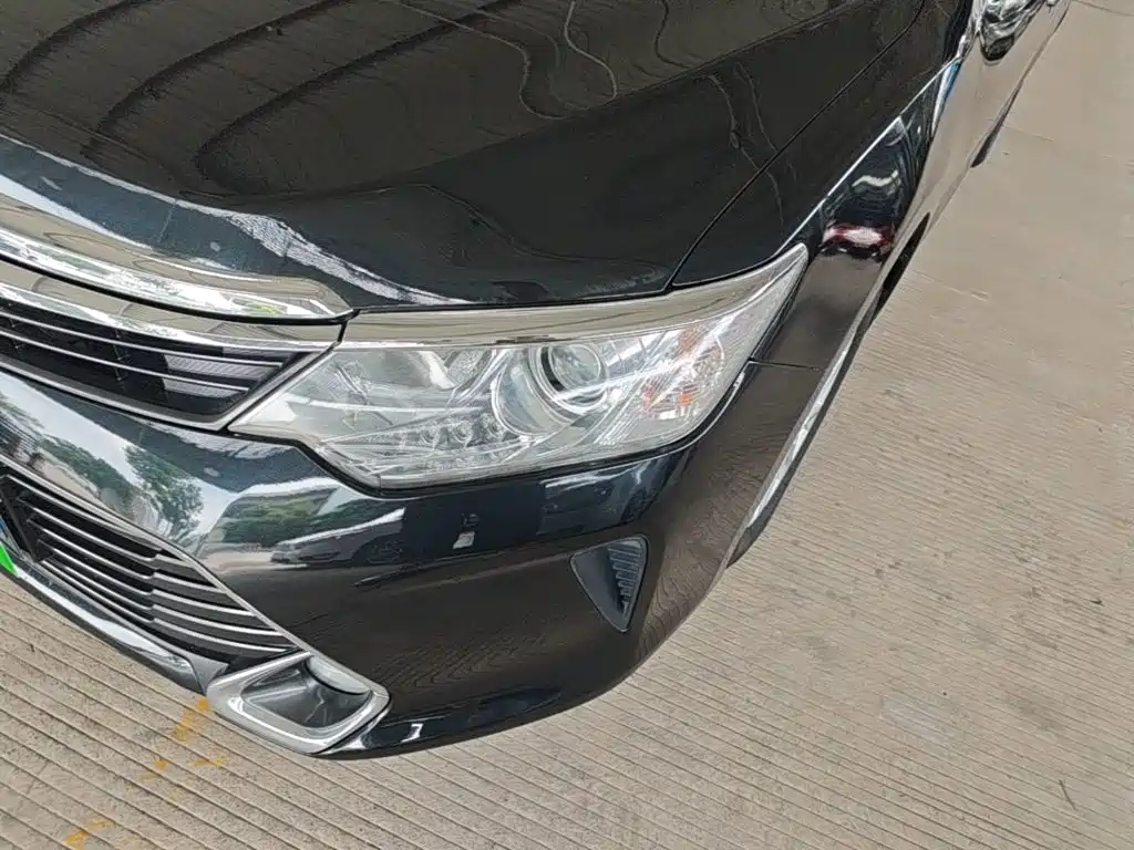 Toyota Camry 2017 — фото 24