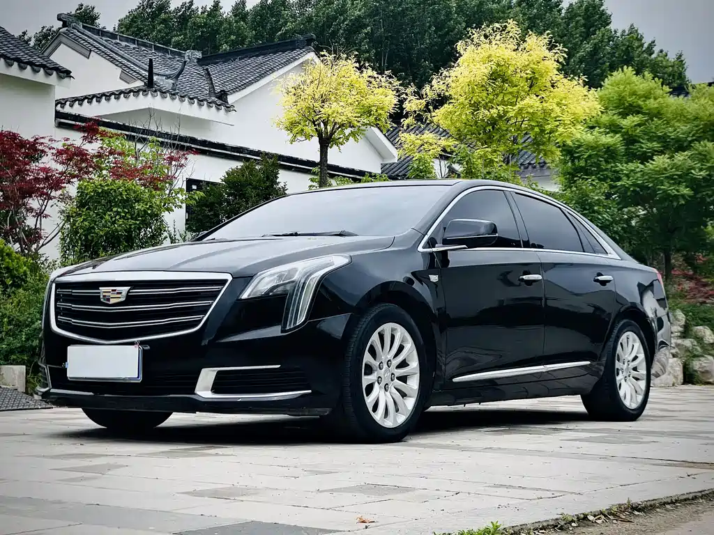 Cadillac XTS 2018 — фото 1
