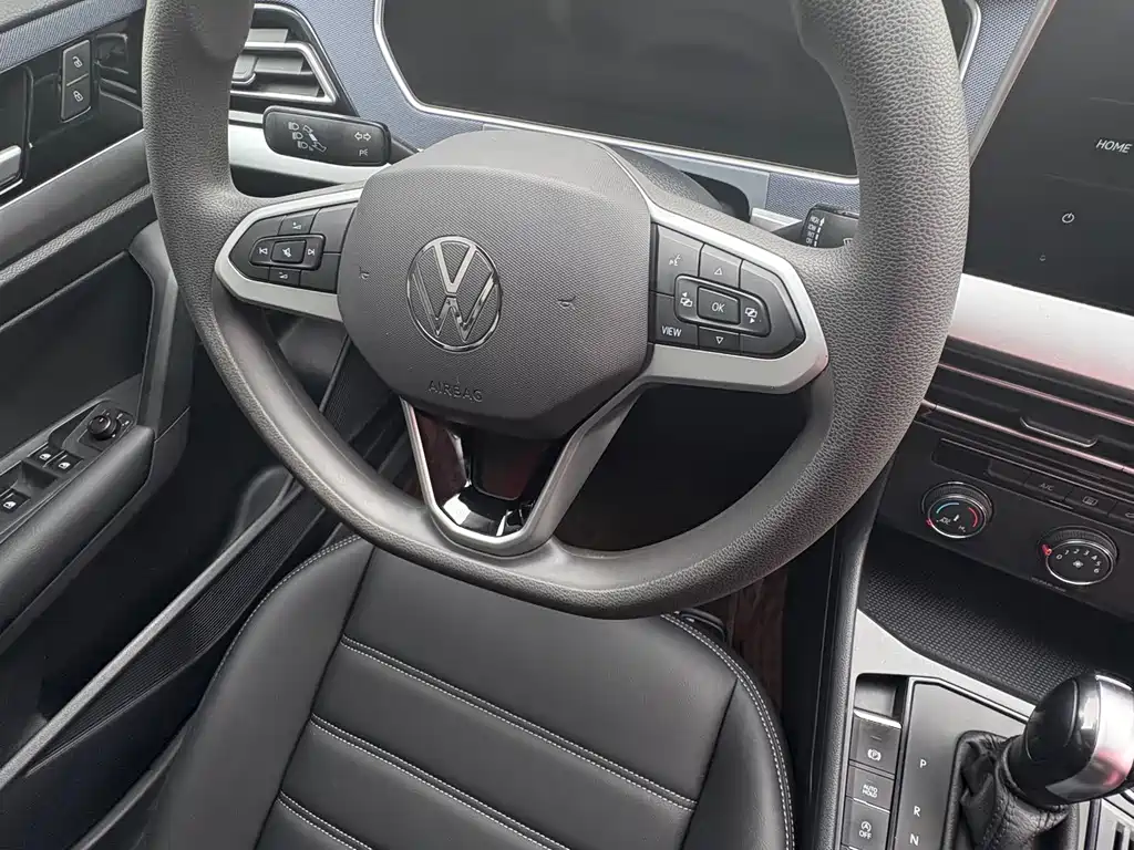 Volkswagen Lavida 2023 — фото 10