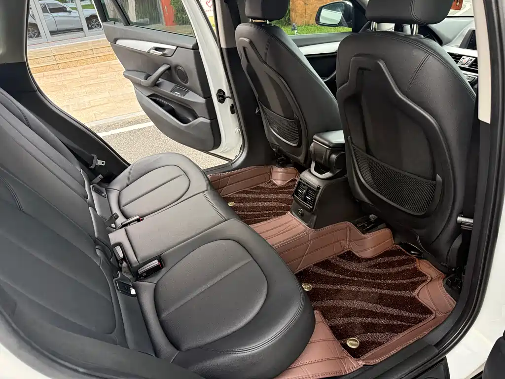 BMW X1 2018 — фото 12