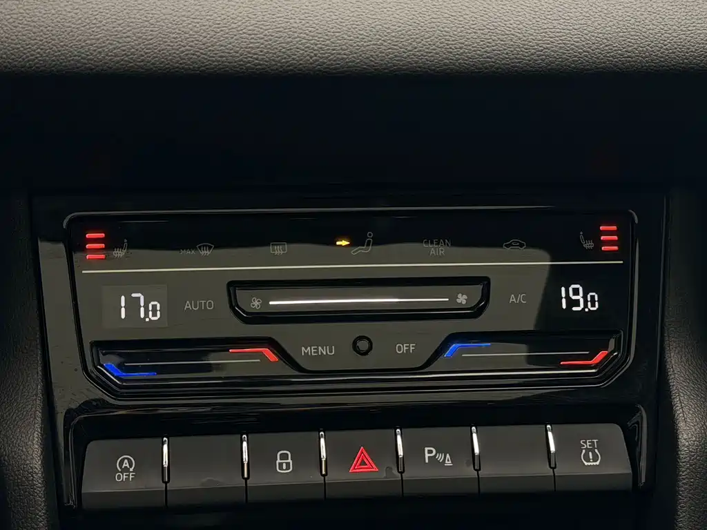 Skoda Karoq 2023 — фото 14