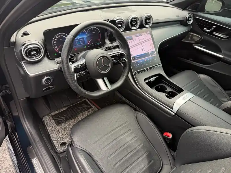 Mercedes-Benz C-Class 2023 — фото 4