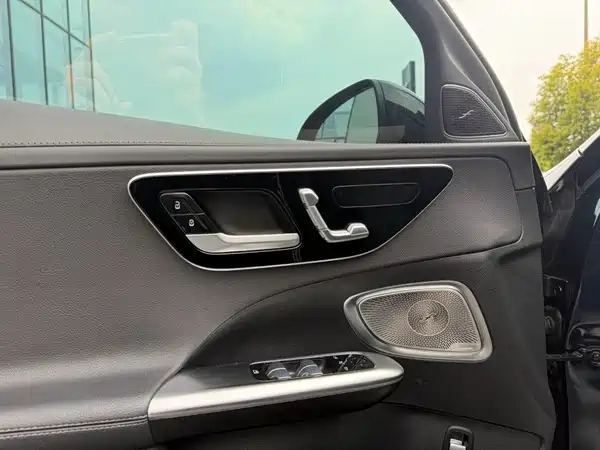 Mercedes-Benz C-Class 2023