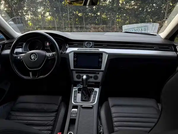 Volkswagen Viloran 2019