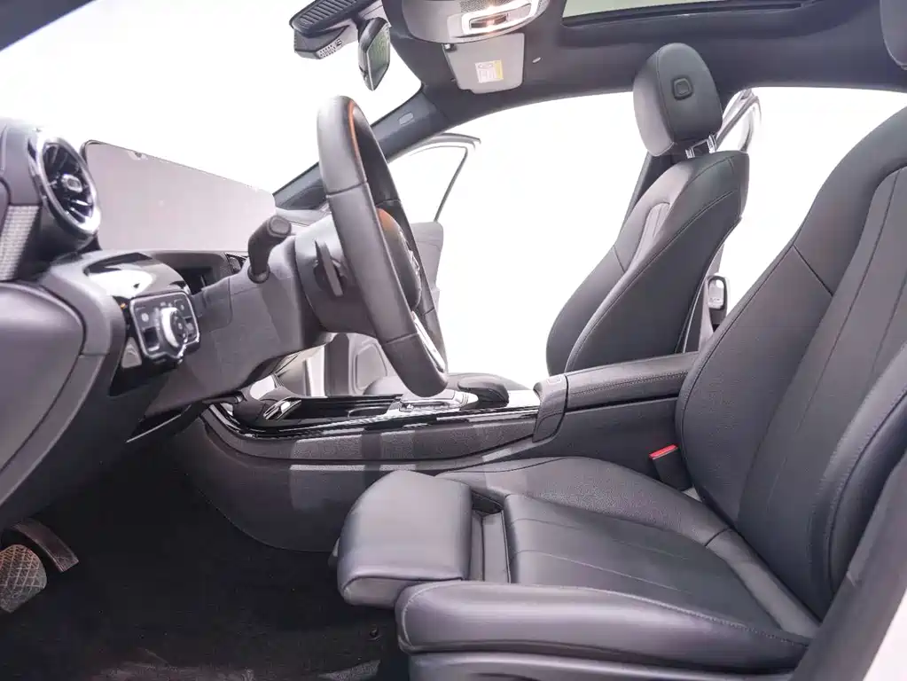 Mercedes-Benz A-Class 2022 — фото 23