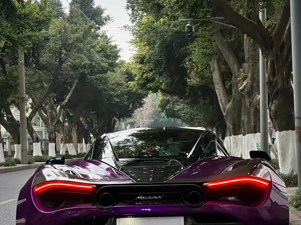 McLaren 720S 2020 — фото 18