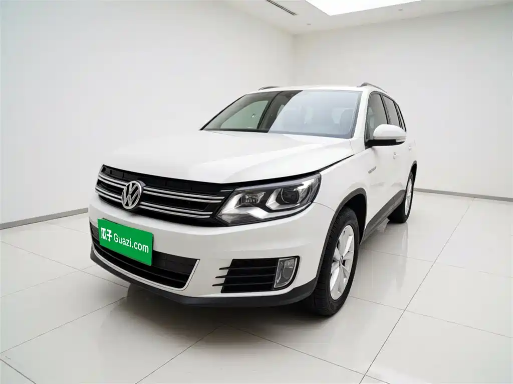 Volkswagen Tiguan 2017 — фото 1