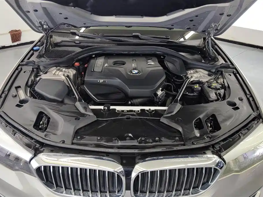BMW 5 Series 2018 — фото 10