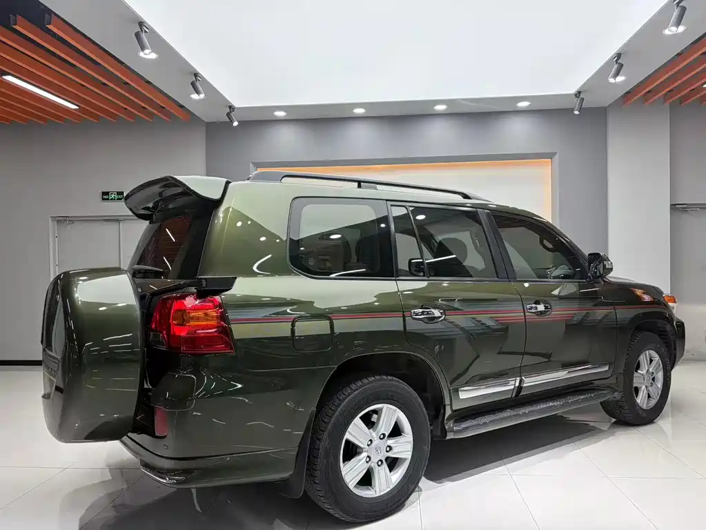 Toyota Land Cruiser 2013 — фото 4