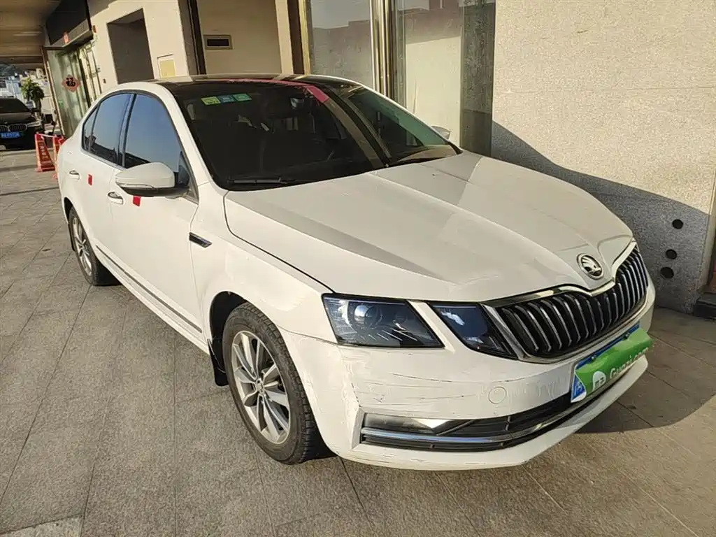 Skoda Octavia 2021 — фото 4