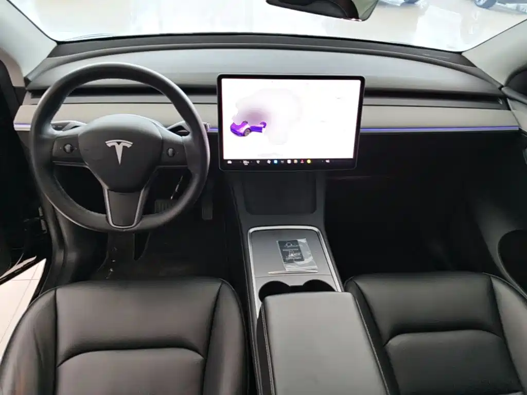 Tesla Model Y 2024 — фото 10
