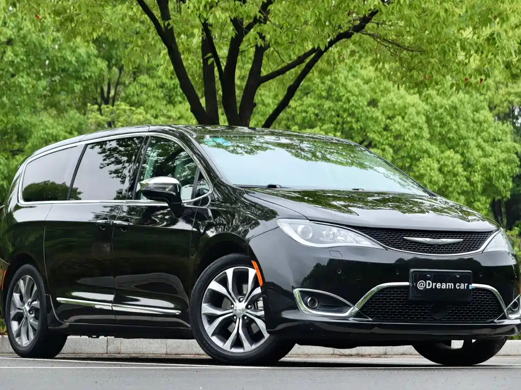 Chrysler Grand Voyager 2017 — фото 3