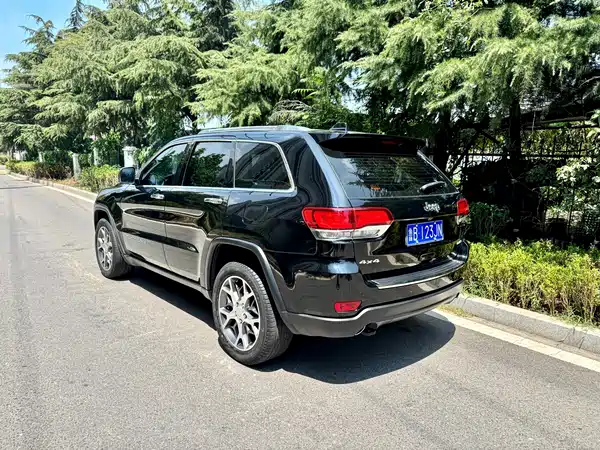 Jeep Grand Cherokee 2022