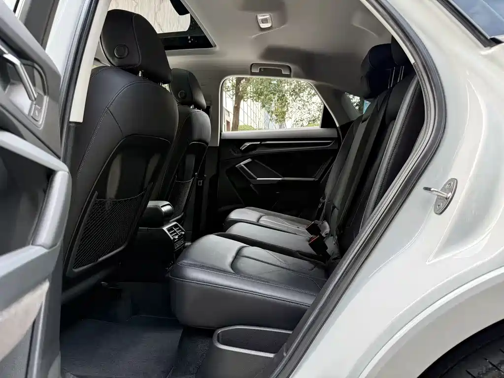 Audi Q3 Sportback 2022 — фото 13