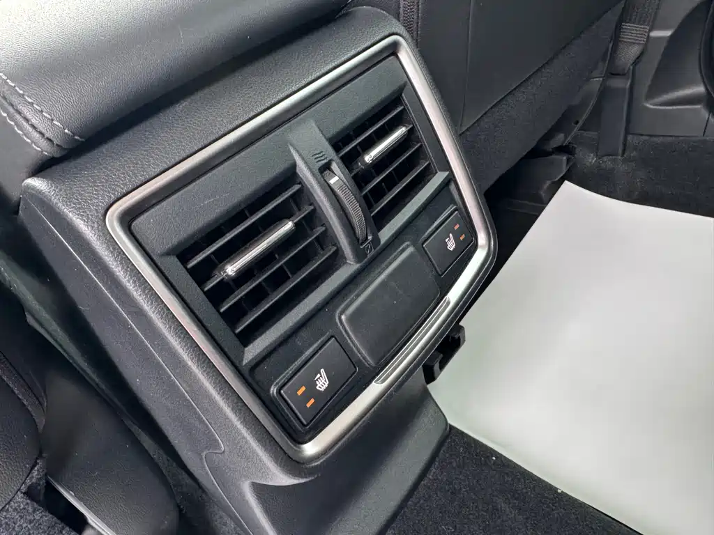 Subaru Forester 2022 — фото 22