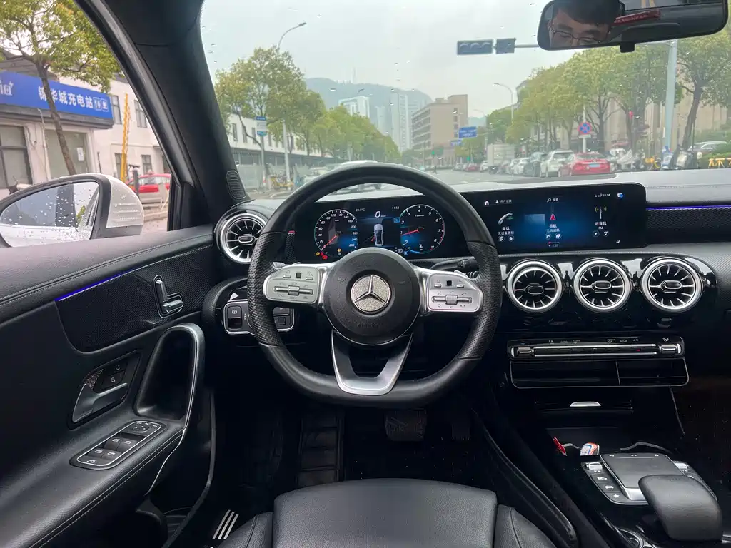 Mercedes-Benz A-Class 2022 — фото 18