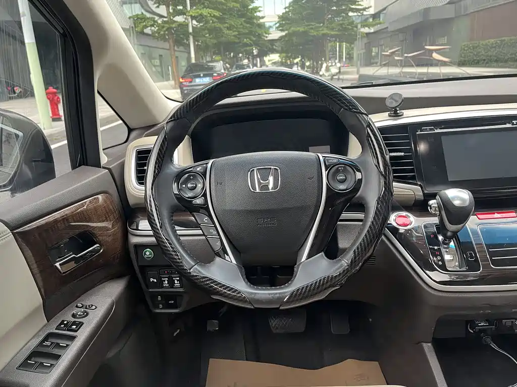 Honda Odyssey 2017 — фото 22