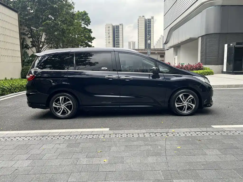 Honda Odyssey 2017 — фото 6