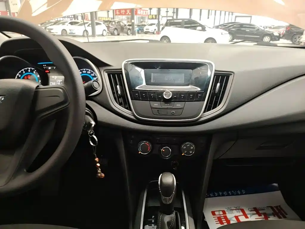Chevrolet Cavalier 2019 — фото 13