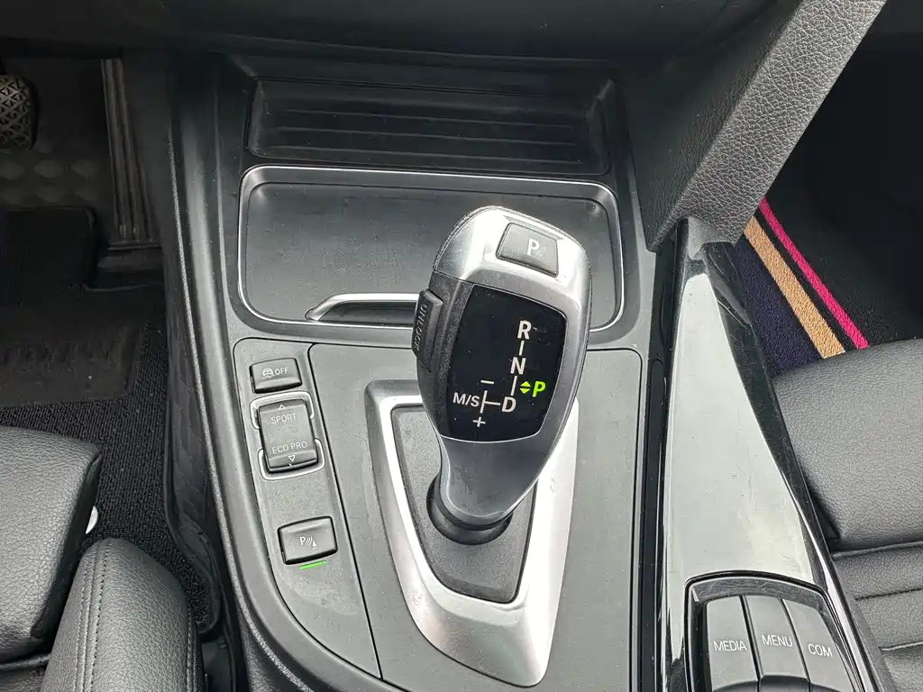 BMW 3 Series GT 2018 — фото 13