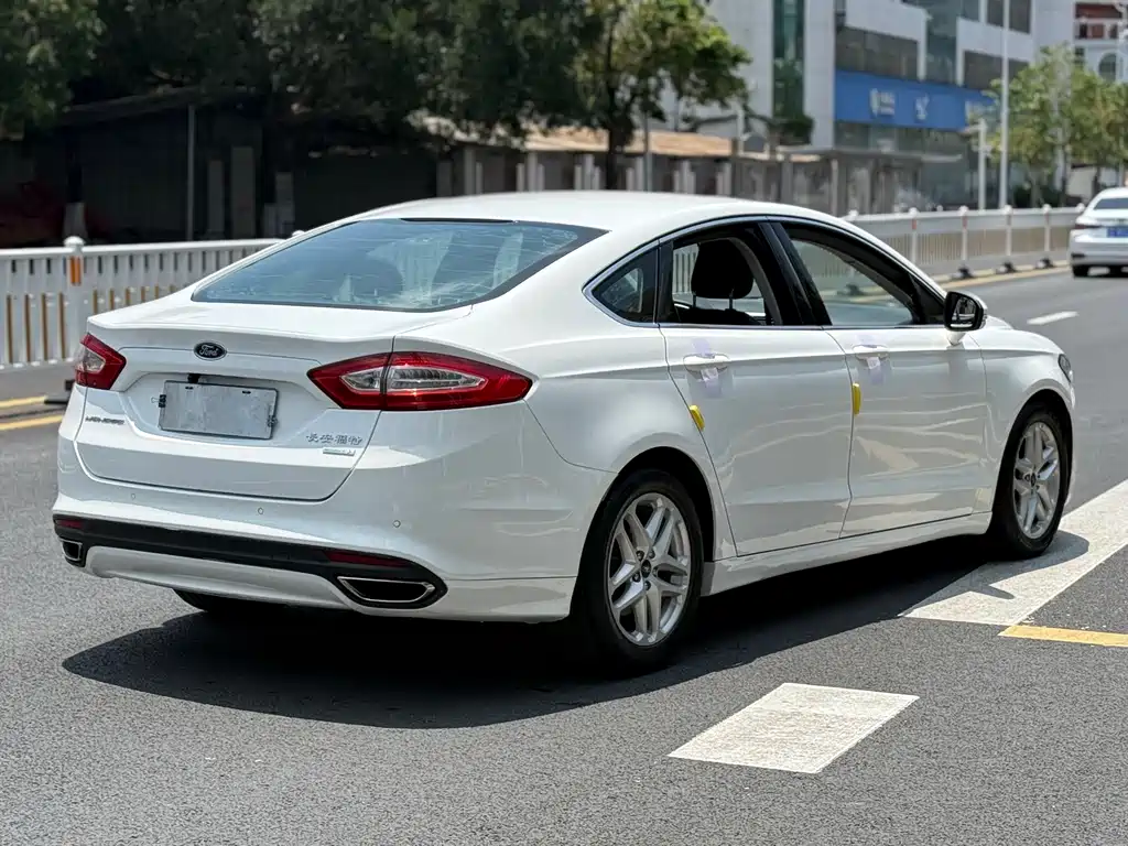 Ford Mondeo 2016 — фото 8